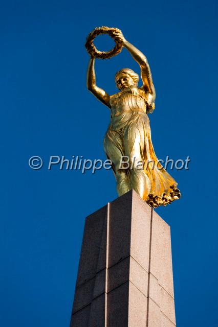 luxembourg 02.JPG - Monument du souvenir, place de la ConstitutionLuxembourg-villeGrand Duché de Luxembourg